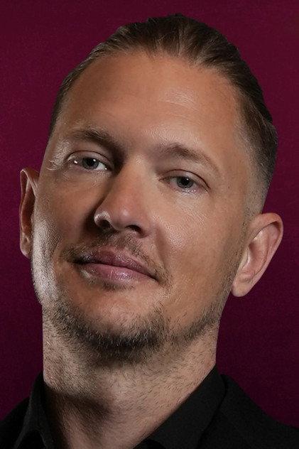 Rob Farnham - Actor Profile Photo