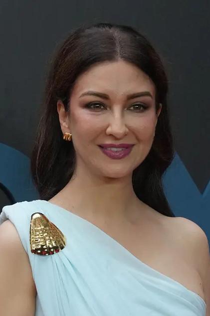 Saumya Tandon - Actor Profile Photo