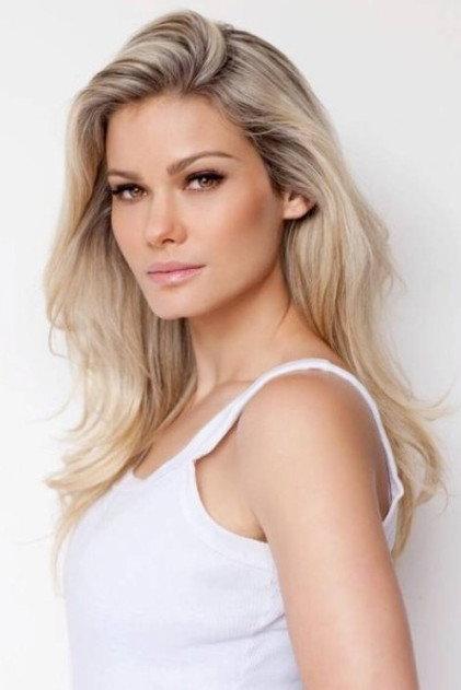 Karen Junqueira - Actor Profile Photo