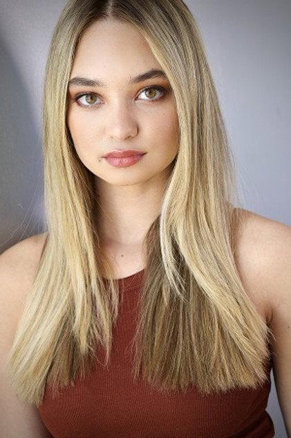 Tina Bleszynski - Actor Profile Photo