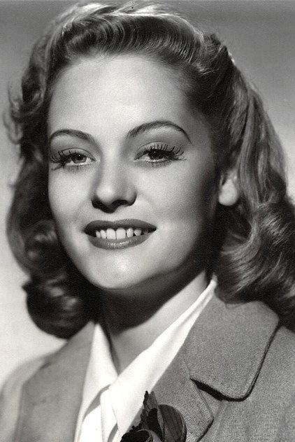 Alexis Smith - Actor Profile Photo