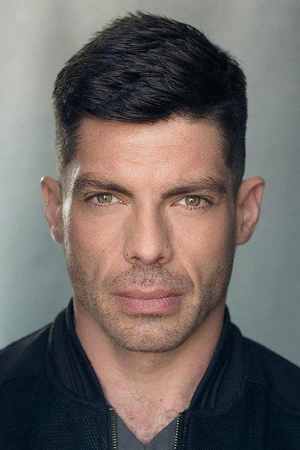 Ronan Summers - Actor Profile Photo