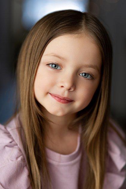 Emily Mitchell - Actor Profile Photo