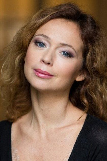 Yelena Zakharova - Actor Profile Photo