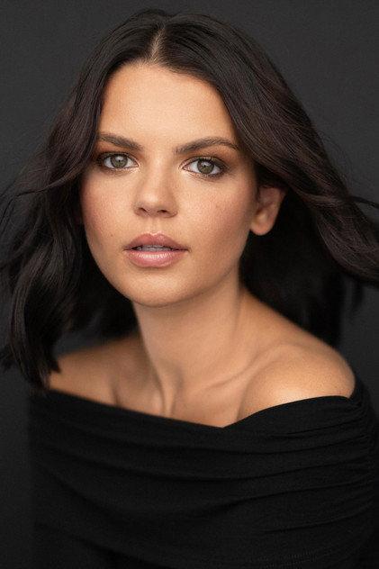 Camila Savia - Actor Profile Photo