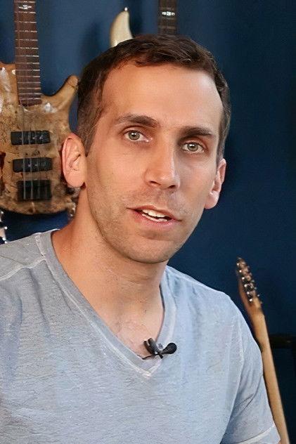 Amos Heller - Actor Profile Photo