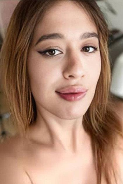 Mia de Vil - Actor Profile Photo