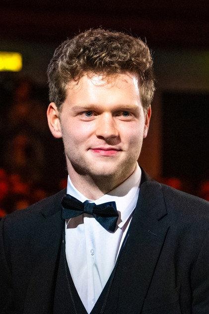 Sam Santrock - Actor Profile Photo