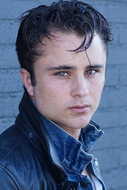 Gattlin Griffith - Actor Profile Photo