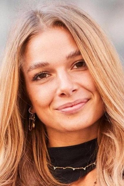 Lola Weippert - Actor Profile Photo