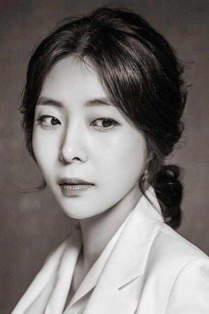 Shin Yu-ju - Actor Profile Photo