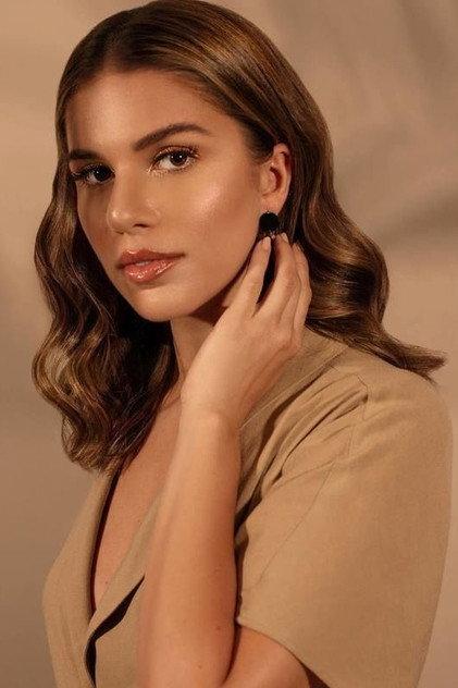 Lara Iskandar - Actor Profile Photo