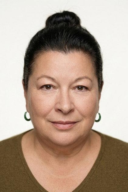 Işık Aras - Actor Profile Photo