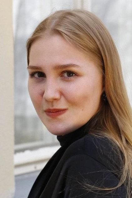 Emma Tross - Actor Profile Photo