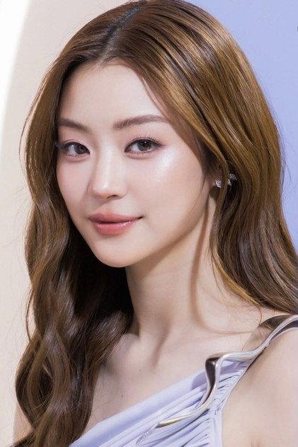 Natsha Taechamongkalapiwat - Actor Profile Photo