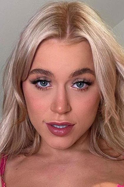 Elle Brooke - Actor Profile Photo