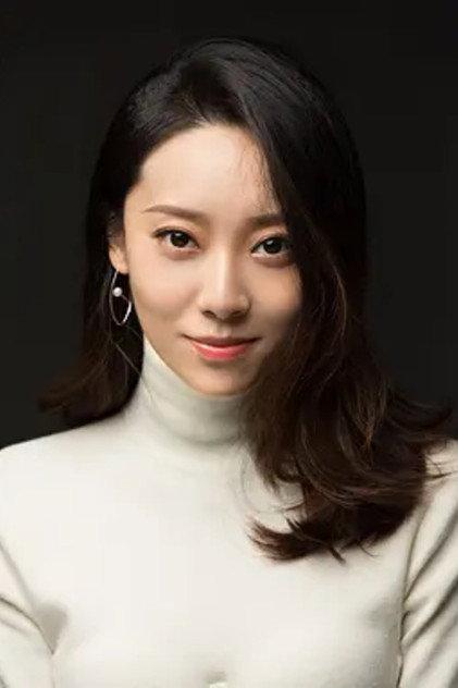 E Jingwen - Actor Profile Photo