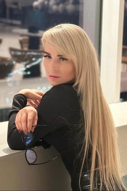 Elena Flying - Actor Profile Photo