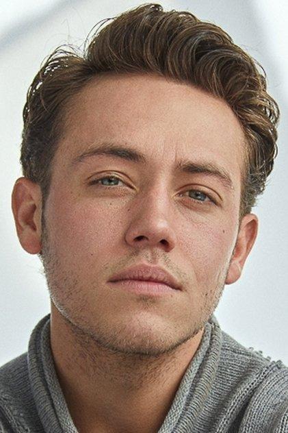 Ethan Cutkosky - Actor Profile Photo