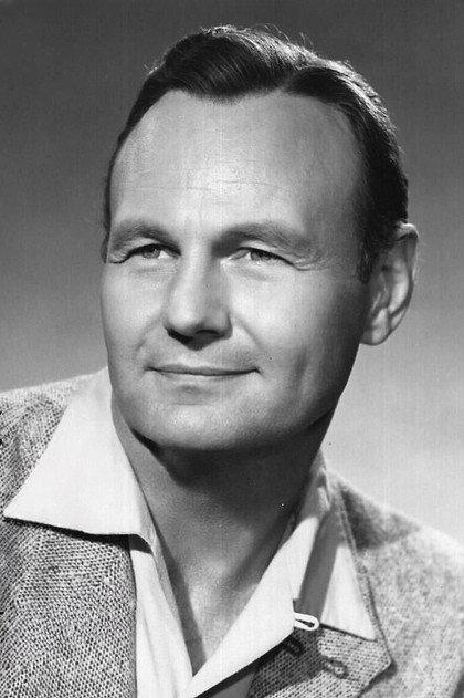Walter Cassel - Actor Profile Photo