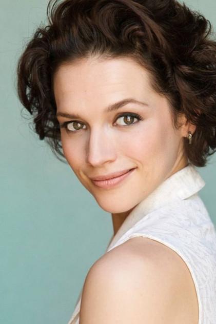 Kerry Knuppe - Actor Profile Photo
