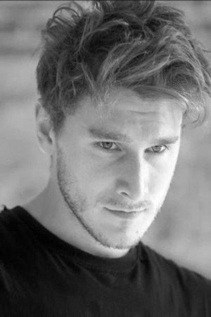 Edward Pearce - Actor Profile Photo