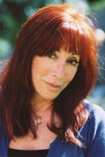 Eugénia Bettencourt - Actor Profile Photo