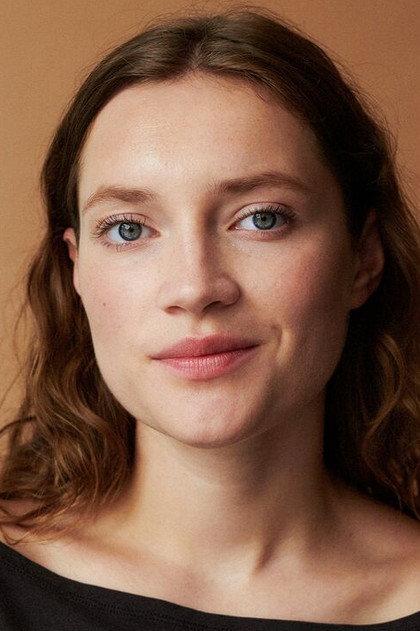 Helena Phil - Actor Profile Photo