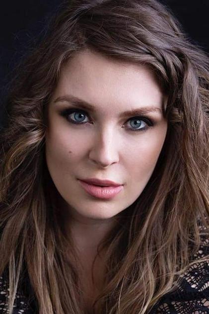 Natalie Heslop - Actor Profile Photo