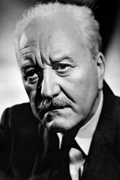 Charles Carson - Actor Profile Photo