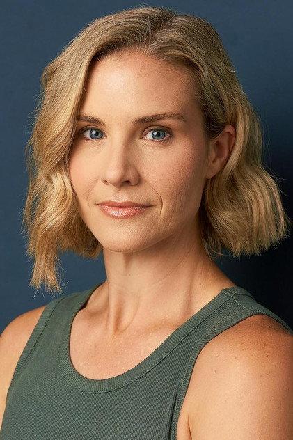 Suzanne C. Robertson - Actor Profile Photo