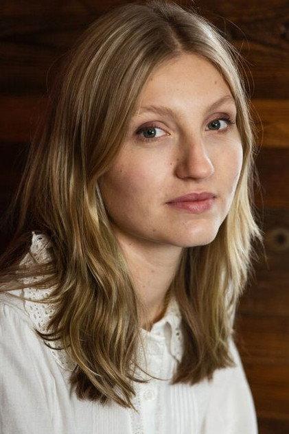 Annalisa Weyel - Actor Profile Photo