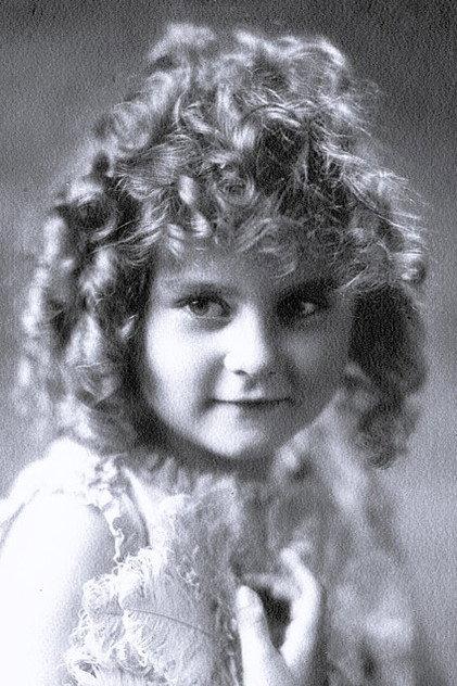 Betsy Ann Hisle - Actor Profile Photo