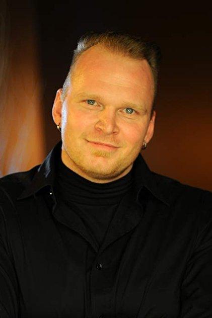 Lukas Penar - Actor Profile Photo