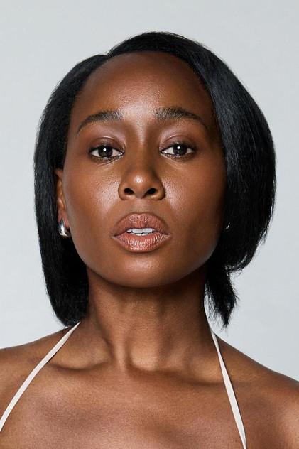 Sasha Compère - Actor Profile Photo