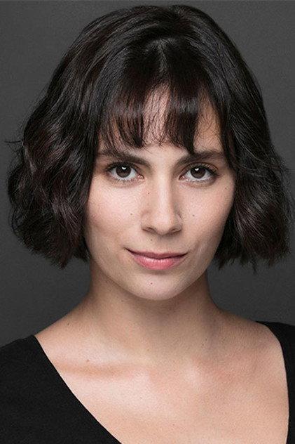 Burcu Gölgedar - Actor Profile Photo