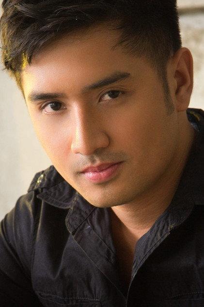 Aaron Rivera - Actor Profile Photo