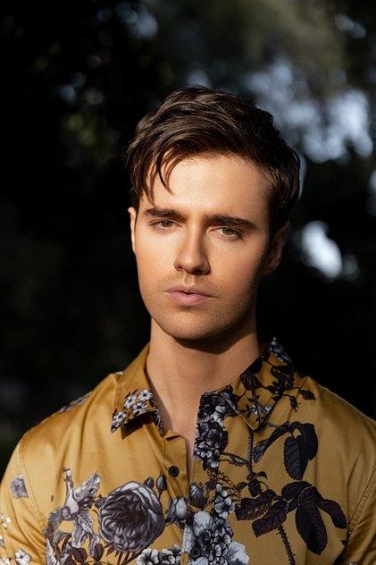 Anthony De La Torre - Actor Profile Photo