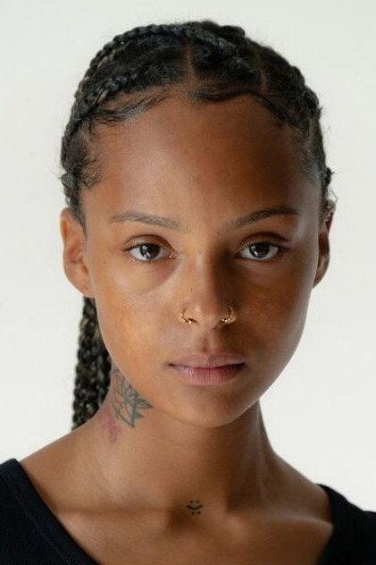 Zoë Livay - Actor Profile Photo