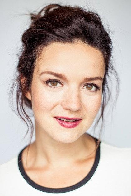 Ève Saint-Louis - Actor Profile Photo