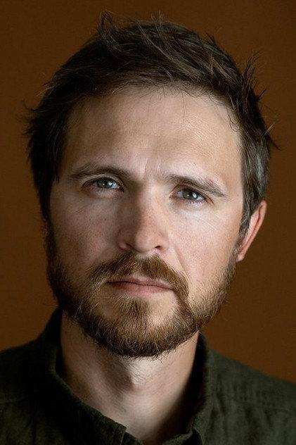 Daniel Bevensee - Actor Profile Photo