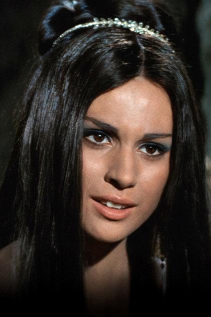 Samia Sali - Actor Profile Photo