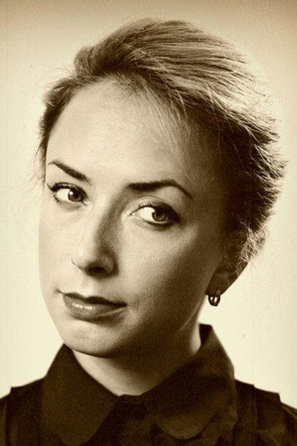 Vivian Janov - Actor Profile Photo