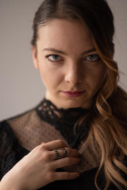 Elena Zamyarkova - Actor Profile Photo