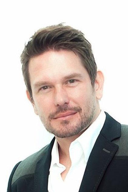 Kristoff Raczynski - Actor Profile Photo