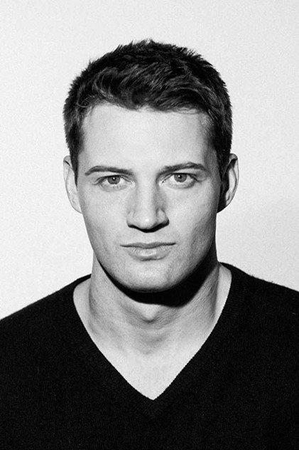 Cru Ennis - Actor Profile Photo
