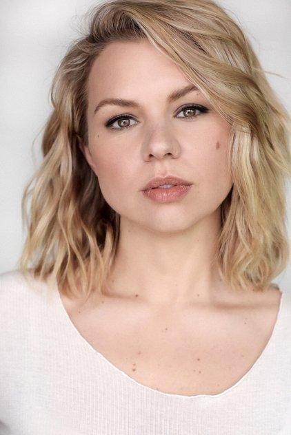 Ali Liebert - Actor Profile Photo
