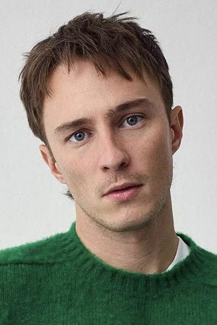 Drew Starkey - Actor Profile Photo