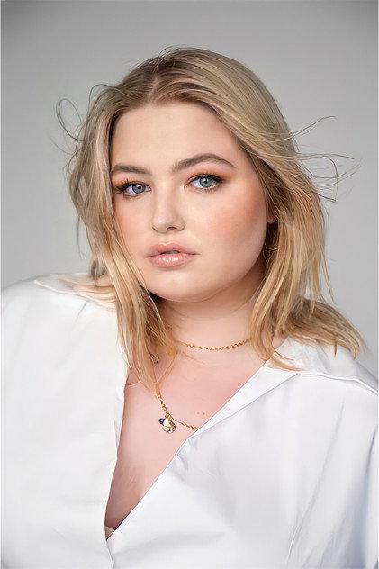 Samantha Aucoin - Actor Profile Photo
