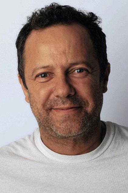 Vik Muniz - Actor Profile Photo